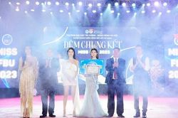 Tân Hoa khôi trường ĐH Tài chính Ngân hàng Hà Nội sinh năm 2003