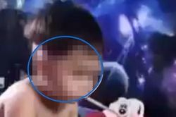 Bàn giao bé trai 3 tuổi nghi bị ép dùng ma túy đá cho gia đình