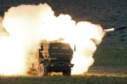 Ukraine pháo kích trung tâm hậu cần của Nga ở Melitopol