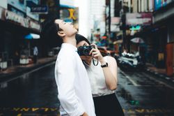 Cảm xúc 'tàu lượn' trong tình yêu