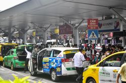 Kiến nghị taxi được vào thẳng sân bay Tân Sơn Nhất đón khách