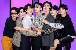 BTS dẫn đầu bảng xếp hạng sao Hàn tháng 3, Blackpink 'trượt dài'