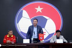 Lãnh đạo VFF động viên đội tuyển nữ Việt Nam trước ngày sang Nepal
