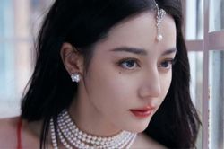 Địch Lệ Nhiệt Ba được khen 'đẹp như hoa' nhờ hình ảnh cách đây 16 năm trước