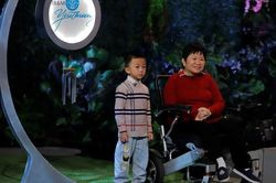 Hành trình làm mẹ bất ngờ và hạnh phúc của người mẹ bại liệt