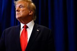 Chính thức: Ông Trump bị truy tố hình sự