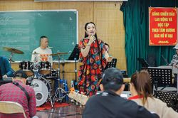 Ca sĩ Tân Nhàn trước thềm 'Con đường âm nhạc'