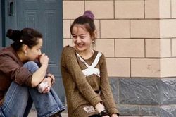 Vô tình chụp ảnh nữ sinh 16 năm trước không ngờ là minh tinh hàng đầu Cbiz hiện tại