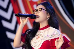 Sân khấu mới của Phương Mỹ Chi: Nhan sắc 'nở rộ', giọng hát thế nào?