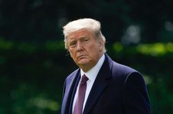 Ông Trump lên tiếng sau khi có lệnh truy tố
