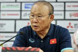 Bóng đá Việt Nam ngày 1/4: HLV Park Hang Seo đàm phán với CLB Công an Hà Nội