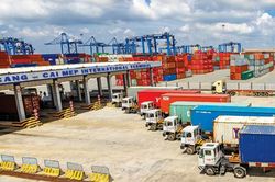 Tăng cường kiểm soát tải trọng phương tiện tại cảng biển