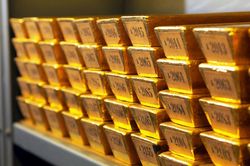 Giá vàng thế giới tăng gần 8% trong quý I/2023