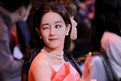 Đây là thứ giúp Địch Lệ Nhiệt Ba chặt đẹp Dương Tử - Bạch Lộc