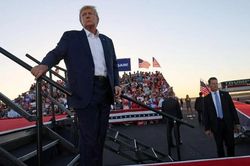 Ông Trump sẽ ra tòa vào ngày 4/4