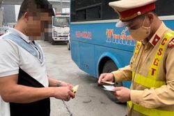 Hà Nội: Phát hiện tài xế xe khách dương tính với ma túy
