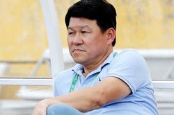 Tiên trách kỷ hậu trách nhân, sân Thống Nhất vắng hoe sao đổ lỗi 'VPF tổ chức như giải phường'?