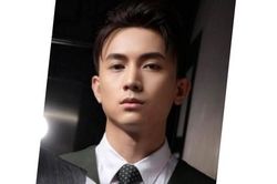Trung dũng sĩ '5S online' bất ngờ chuyển hướng ca hát, quay MV với nghệ danh mới