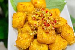 Rán đậu phụ muốn giòn tan, thơm phức không thể thiếu loại gia vị này
