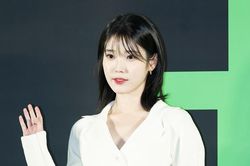 IU gây sốc với nhan sắc 'không tuổi'