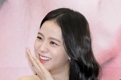 Jisoo (BlackPink) chiếm trọn sự chú ý