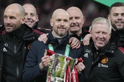 Erik ten Hag phát ngôn khiến các sếp bự MU câm nín