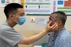Người đàn ông Hà Nội phát hiện ung thư từ nốt ruồi 'phong thủy'