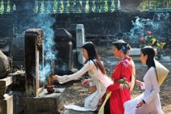 Vì sao con gái không tảo mộ nhà mẹ đẻ trong lễ Thanh minh?