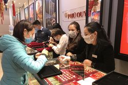 Vàng có nguy cơ mất giá khi nhà đầu tư hứng thú với tài sản rủi ro hơn