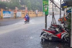 Cần Thơ xuất hiện mưa to trái mùa giải nhiệt sau nhiều ngày nắng nóng