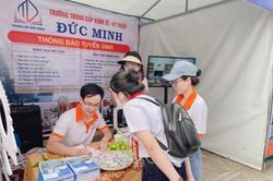 Gần 4.000 học sinh tham gia Ngày hội tư vấn tuyển sinh tại Đà Nẵng
