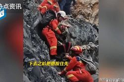 Không được mẹ khen, cậu bé có hành động gây tranh cãi