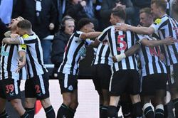 Điểm nhấn Newcastle 2-0 MU: Khốc liệt cuộc đua top 4, MU 'nhớ' Eriksen và Casemiro