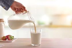 Bí quyết chăm sóc da đơn giản bằng... sữa tươi của sao Hàn