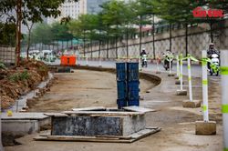 Hà Nội: Rào chắn thi công 2 cầu vượt thép trị giá 340 tỷ đồng tại nút giao Mai Dịch