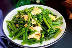 Loại rau này xào với trứng giúp tăng cường sức đề kháng, chống ngán hiệu quả cho bữa cơm chiều