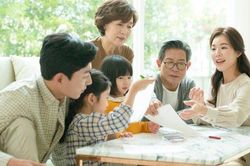 Lần đầu được tổ chức sinh nhật, mẹ nói một câu khiến chúng tôi ứa nước mắt