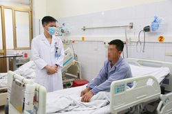 Người đàn ông ngừng tim, ngừng thở, liệt tứ chi sau khi ăn so biển