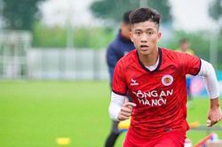 Phan Văn Đức chấn thương nặng, nghỉ hết năm 2023