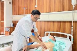 Suýt mất mạng vì chiếc tăm tre