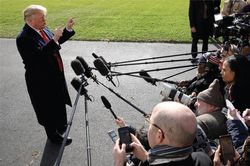 Ông Trump mang theo người quay phim từ Florida đến New York