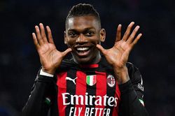 Milan đại thắng Napoli: Thổi lửa cho Champions League