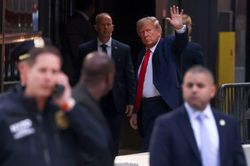 Thẩm phán không cho phát sóng, chỉ cho chụp ảnh trước phiên xét xử ông Trump