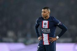 Mbappe ăn đủ tiền thưởng trung thành tại PSG