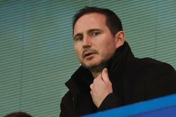 Với động thái này, Lampard đã sẵn sàng ngồi vào ghế nóng ở Chelsea?