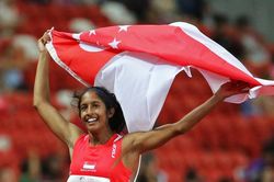 Kình địch của Tú Chinh ở SEA Games vừa lập kỷ lục gây chấn động Đông Nam Á