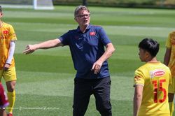 HLV Troussier tôn trọng mọi đối thủ, VFF đặt mục tiêu giành cả hai HCV SEA Games 32