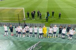 Công Phượng không được chấm điểm trong trận đấu chính thức đầu tiên cho Yokohama FC