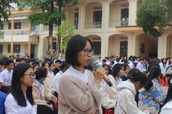 Xây dựng kho tài liệu cho học sinh lớp 12 ôn tập