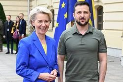 Lãnh đạo Liên minh châu Âu điện đàm với Tổng thống Ukraine Zelensky trước khi thăm Trung Quốc